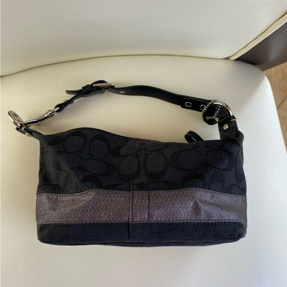 Coach purse - Picture 2 of 4